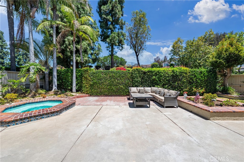 158 North Thistle Road Brea, CA 92821 - Photo 39 of 58 Private jacuzzi with no back neighbor