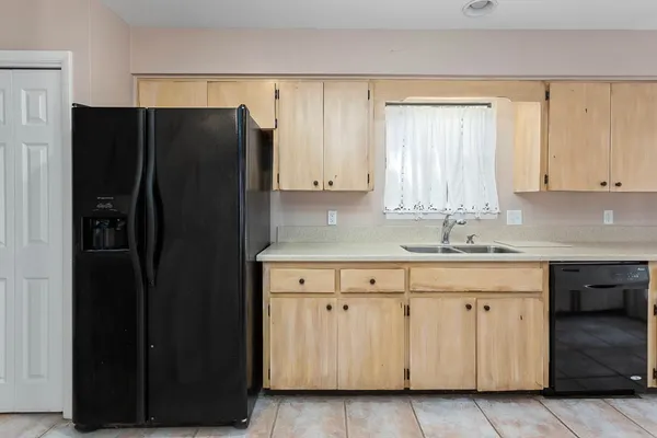 $2,750 | 303 Reynoso Avenue, St. Simons Island, GA 31522