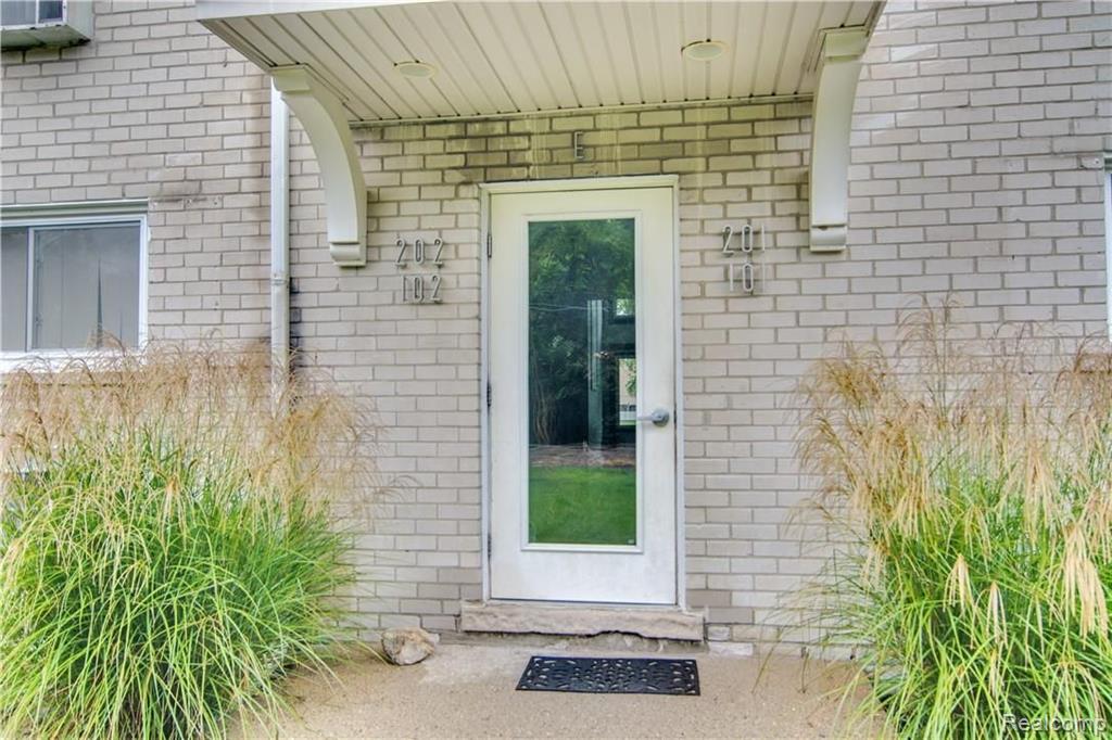 4113 Telegraph Road Bloomfield Hills, MI 48302 - Photo 2 of 25