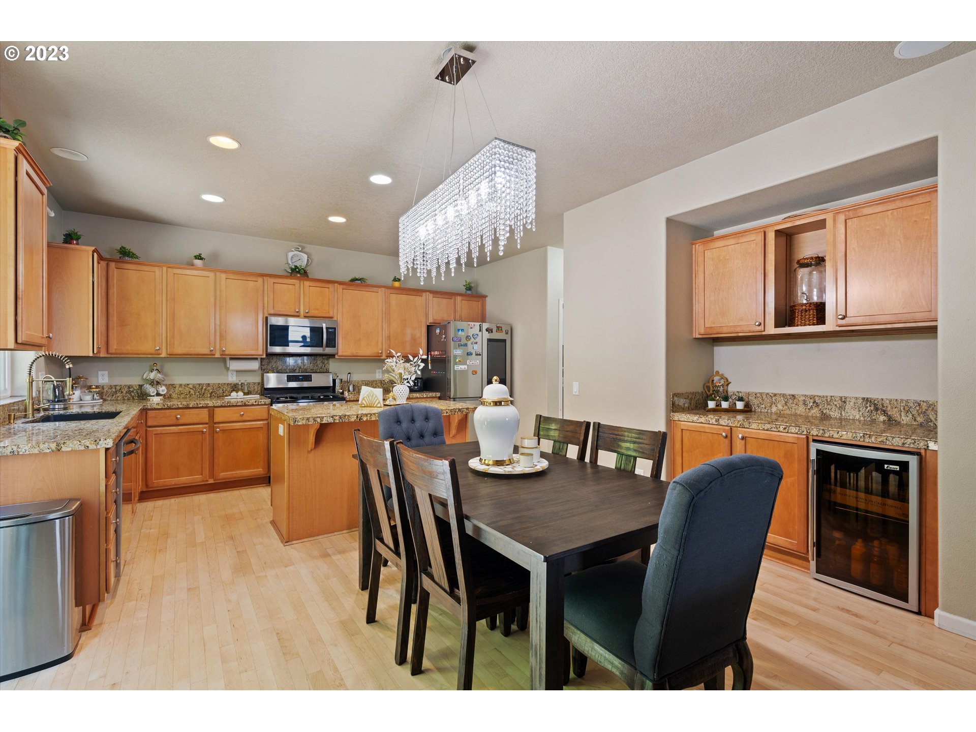 5653 Southwest Lee Street Tualatin, OR 97062 - Photo 12 of 42