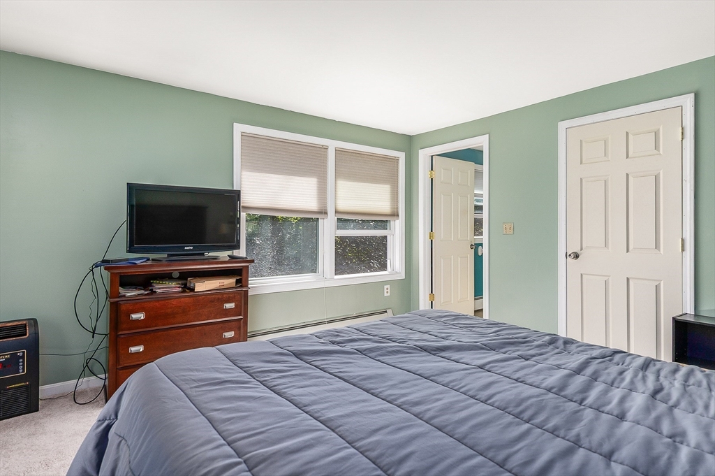 8 Old County Road Amesbury, MA 01913 - Photo 10 of 23