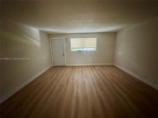 $2,000 | 6805 Southwest 88th Street, Unit 12, Pinecrest, FL 33156