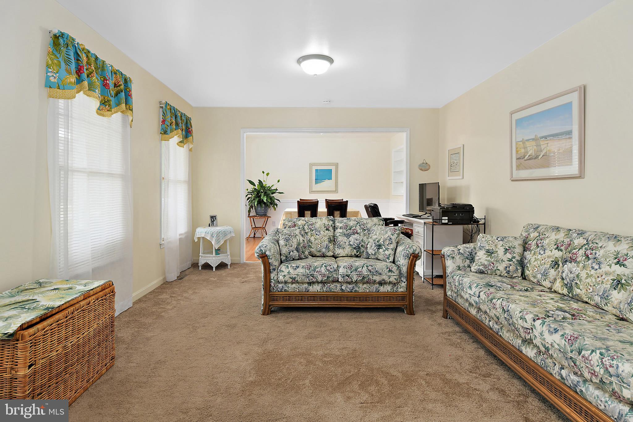 10513 Keyser Point Road Ocean City, MD 21842 - Photo 8 of 41 Living Room