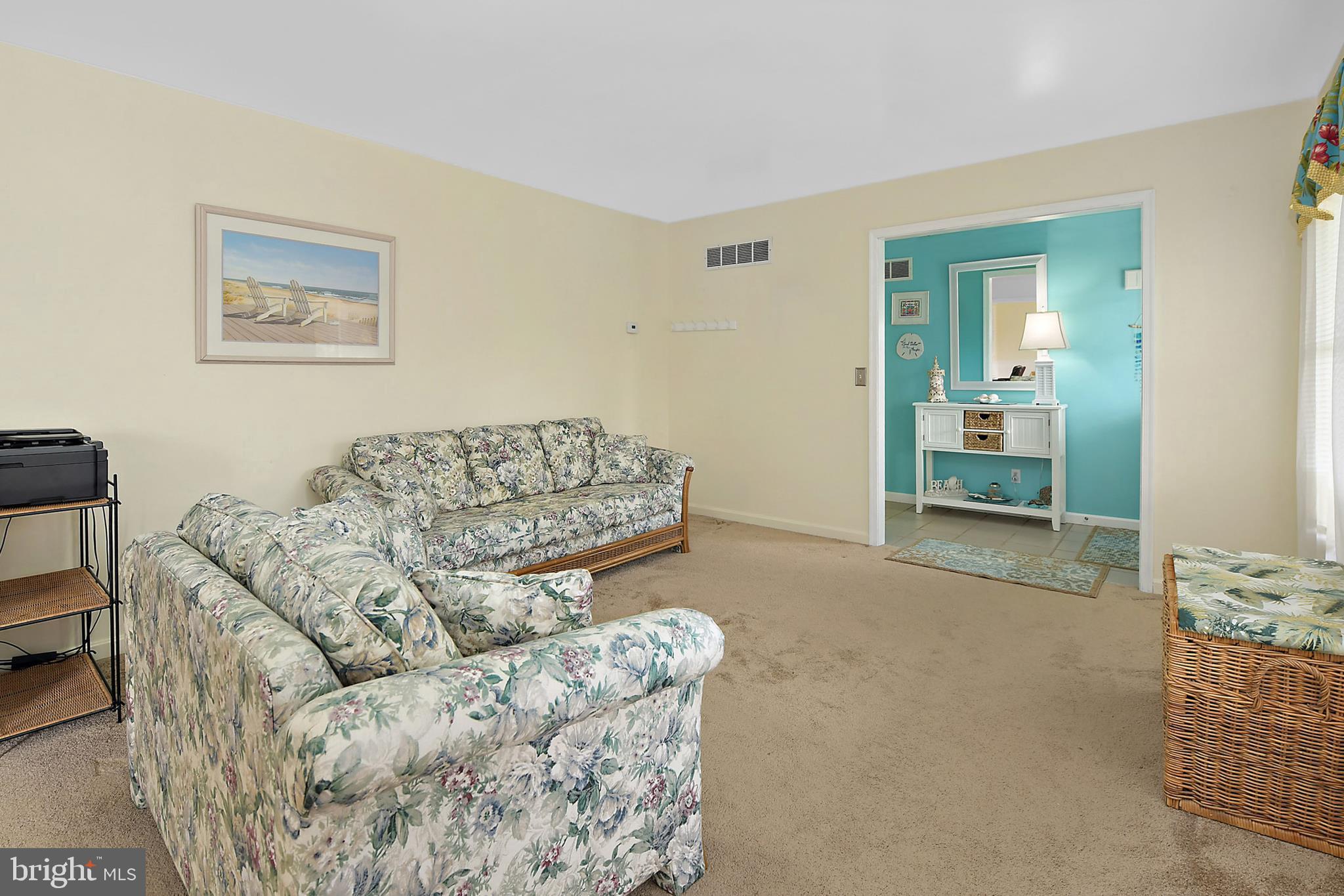 10513 Keyser Point Road Ocean City, MD 21842 - Photo 9 of 41 Living Room