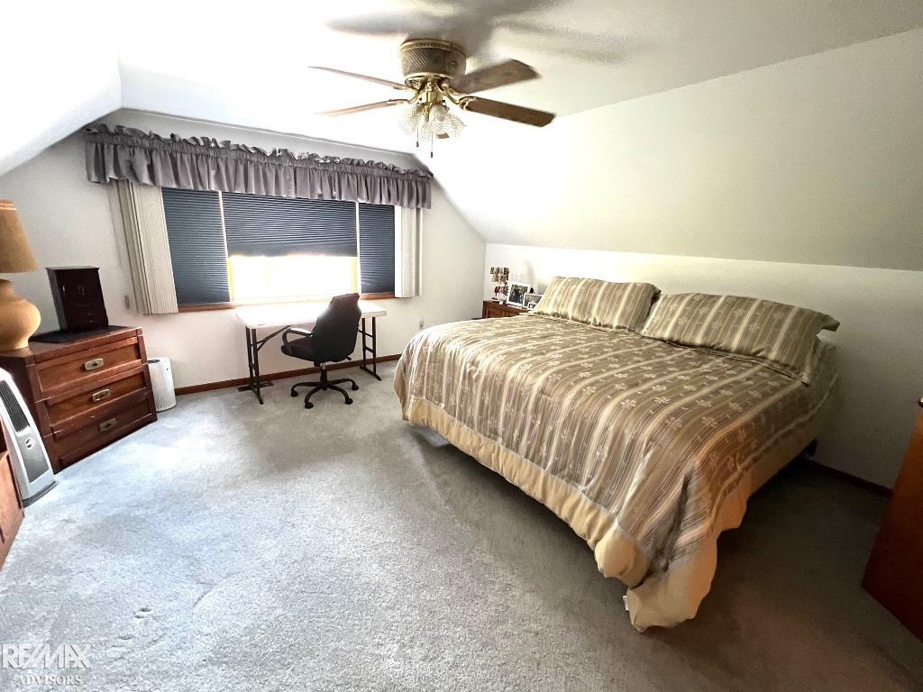 52220 Hayes Road Macomb, MI 48042 - Photo 31 of 35 50097270-30.JPG