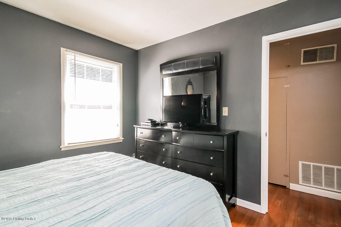 9301 New Maple Road Louisville, KY 40229 - Photo 20 of 31 0030