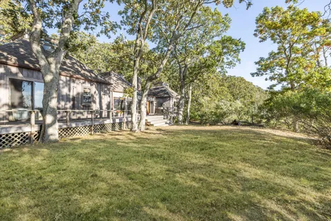 $2,195,000 | 100 Gerard Drive, East Hampton, NY 11937