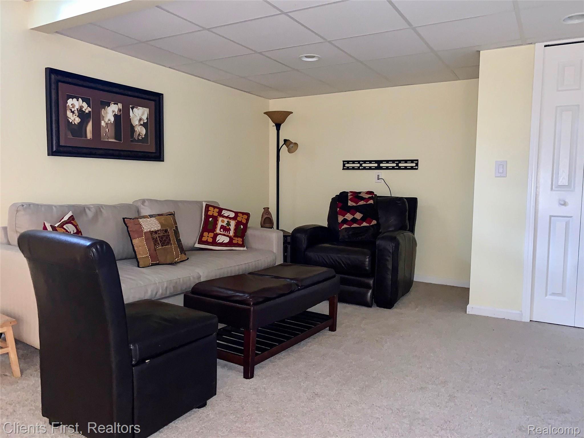 2120 Somerville Road Rochester, MI 48307 - Photo 39 of 54 IMG_1200.jpg