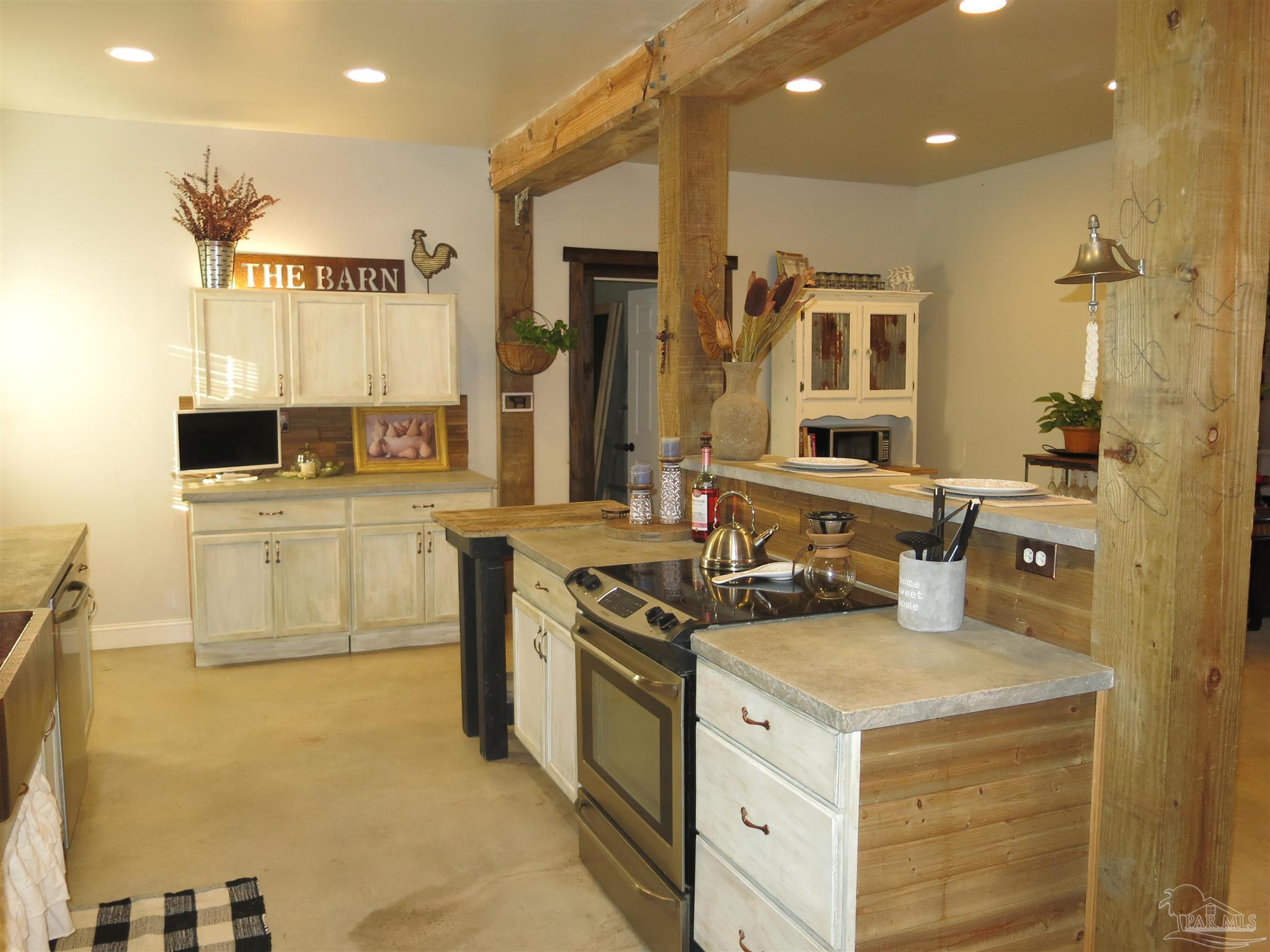 2323 Handy Road Cantonment, FL 32533 - Photo 14 of 45 Gallery Image 14