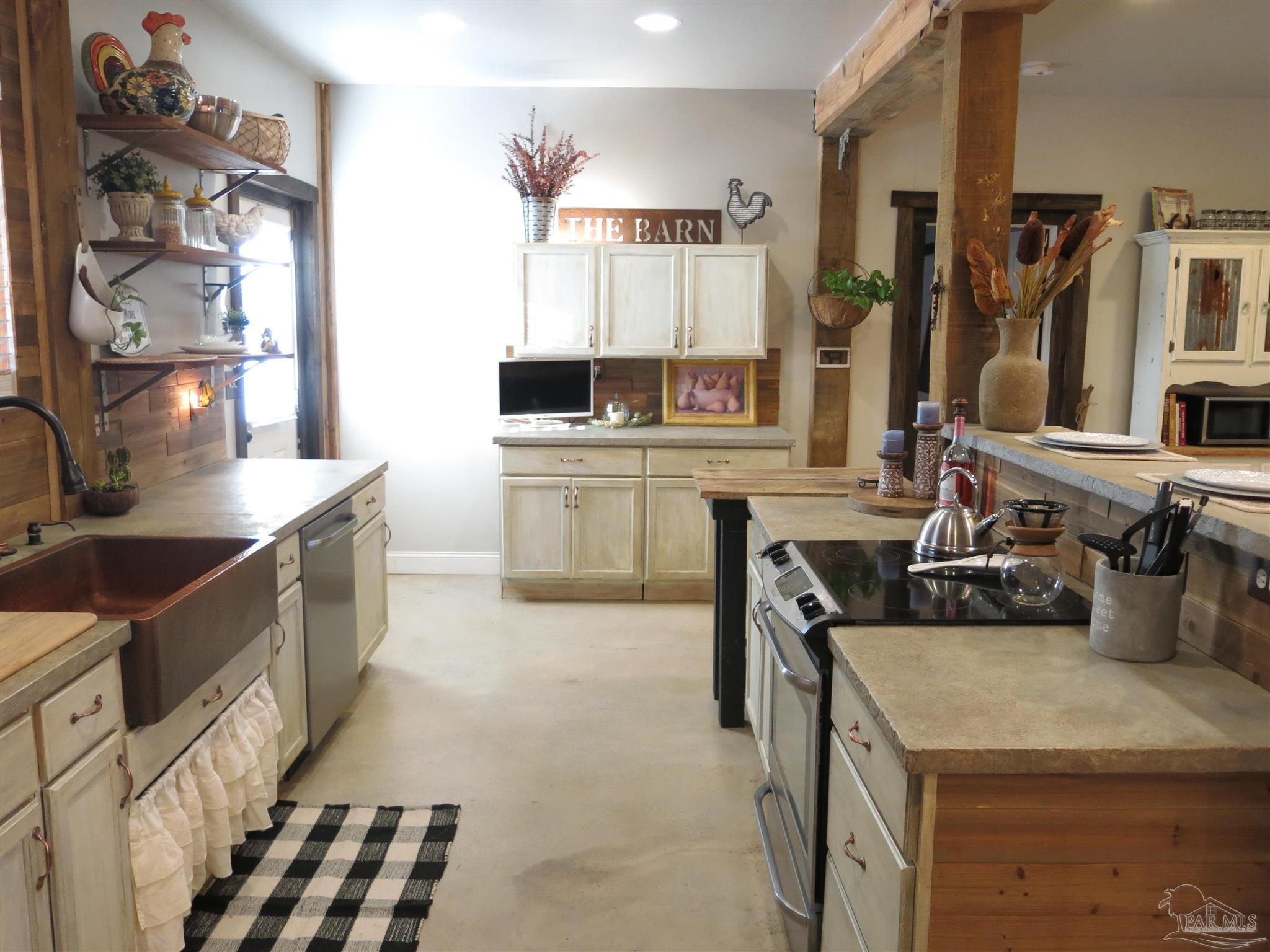 2323 Handy Road Cantonment, FL 32533 - Photo 15 of 45 Gallery Image 15