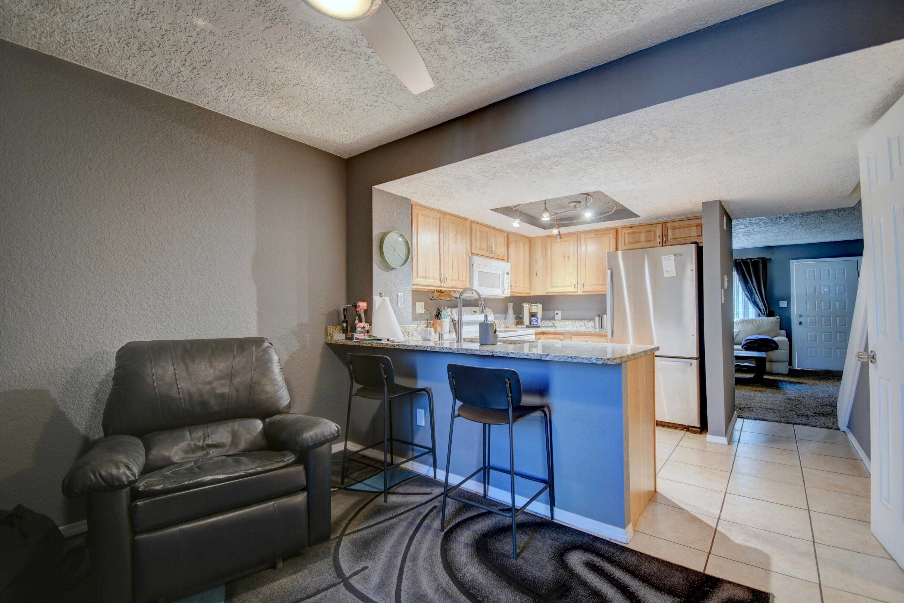 6041 Sequoia Road Northwest, Unit B12 Albuquerque, NM 87120 - Photo 6 of 16 Gallery Image 6