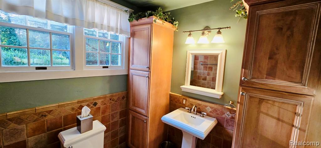 7150 Pinckney Road Pinckney, MI 48169 - Photo 25 of 36