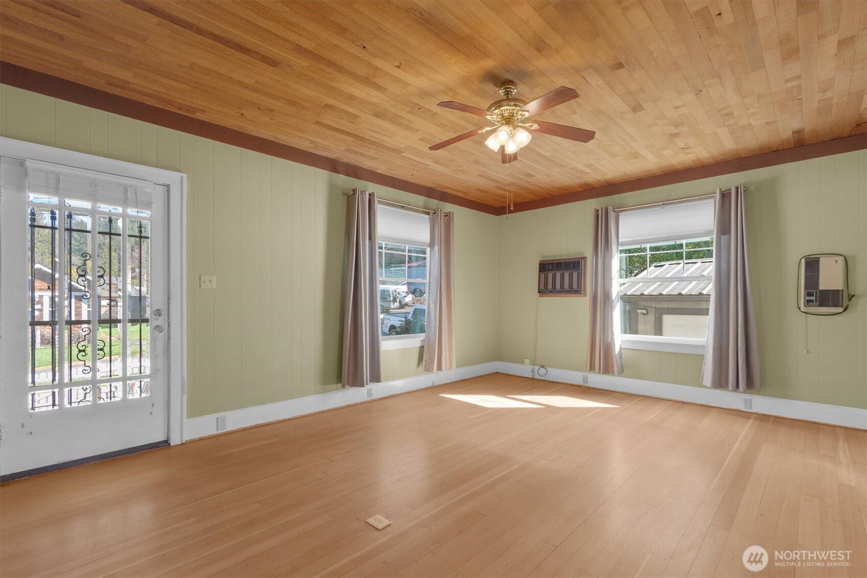 75 Butler Street Cathlamet, WA 98612 - Photo 4 of 38 Gallery Image 4