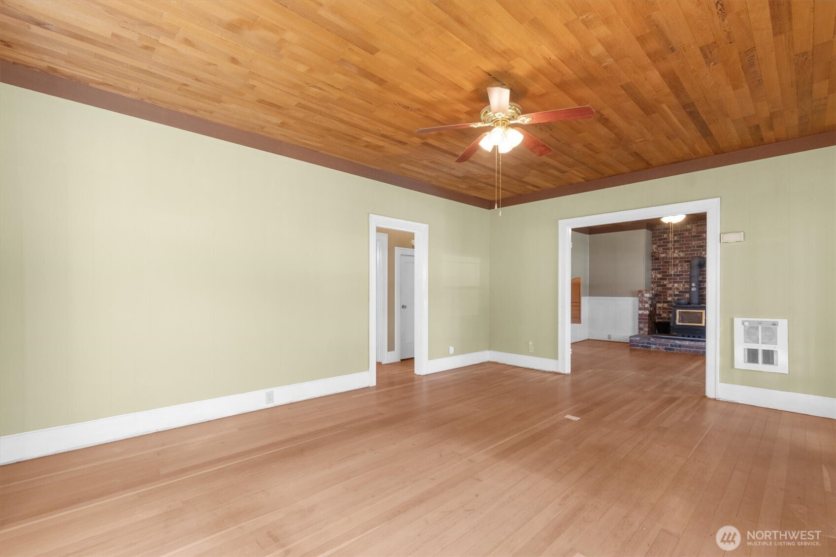 75 Butler Street Cathlamet, WA 98612 - Photo 6 of 38 Gallery Image 6