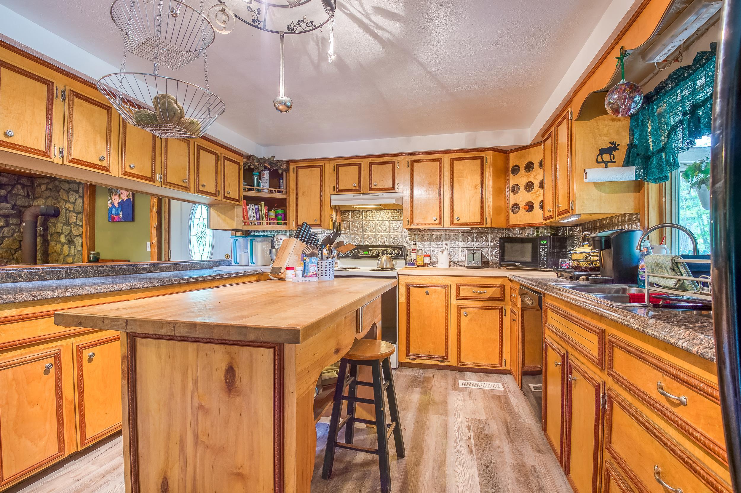 192 Dorrs Corner Road Ossipee, NH 03864 - Photo 2 of 40