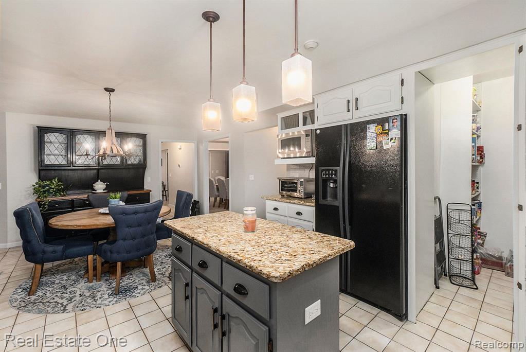 3632 Summit Ridge Drive Rochester Hills, MI 48306 - Photo 5 of 33
