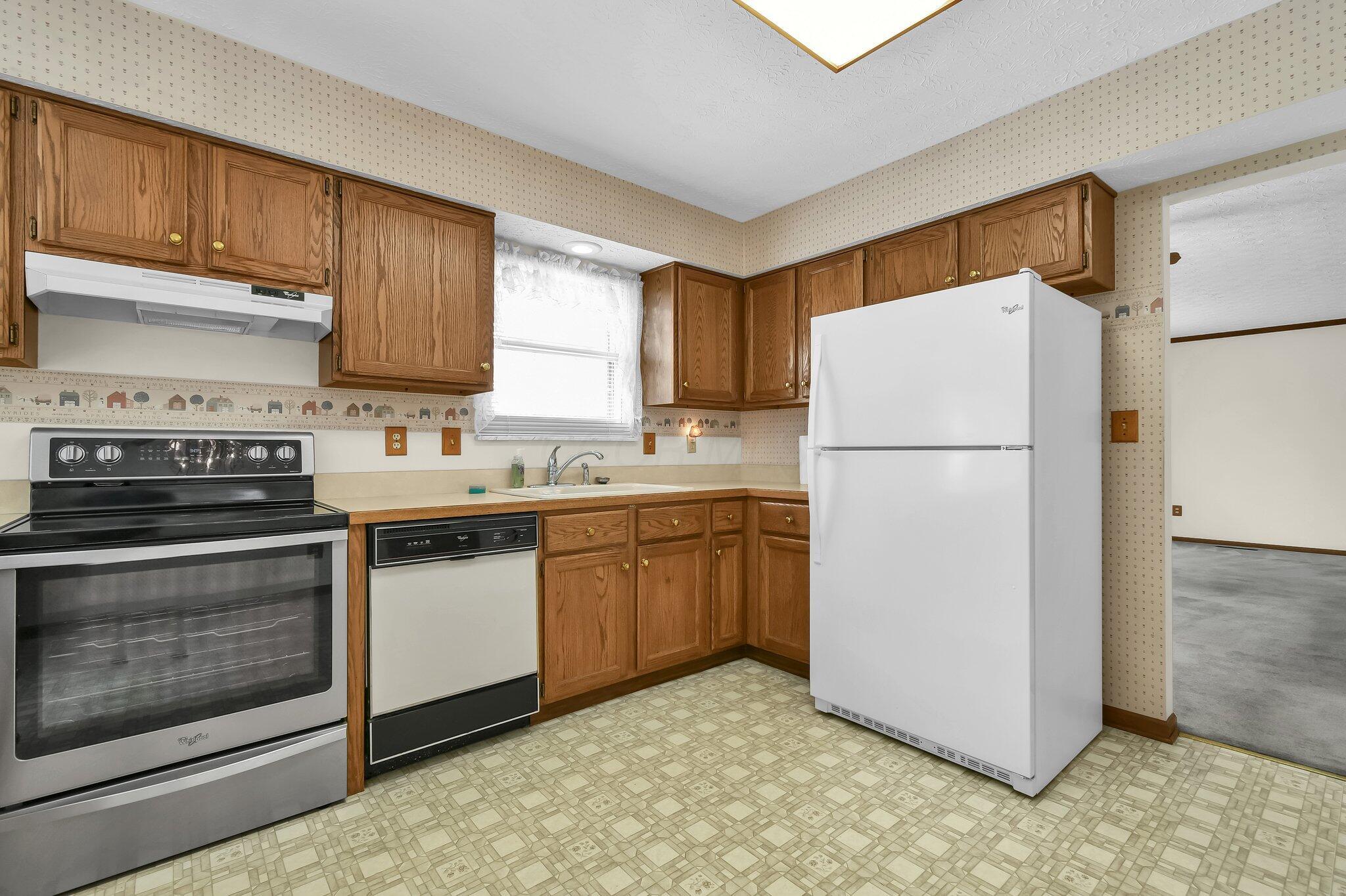 271 Rosehill Road Reynoldsburg, OH 43068 - Photo 5 of 20 Kitchen