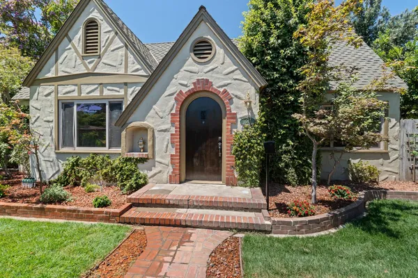 $699,356 | 1015 College Avenue, Modesto, CA 95350