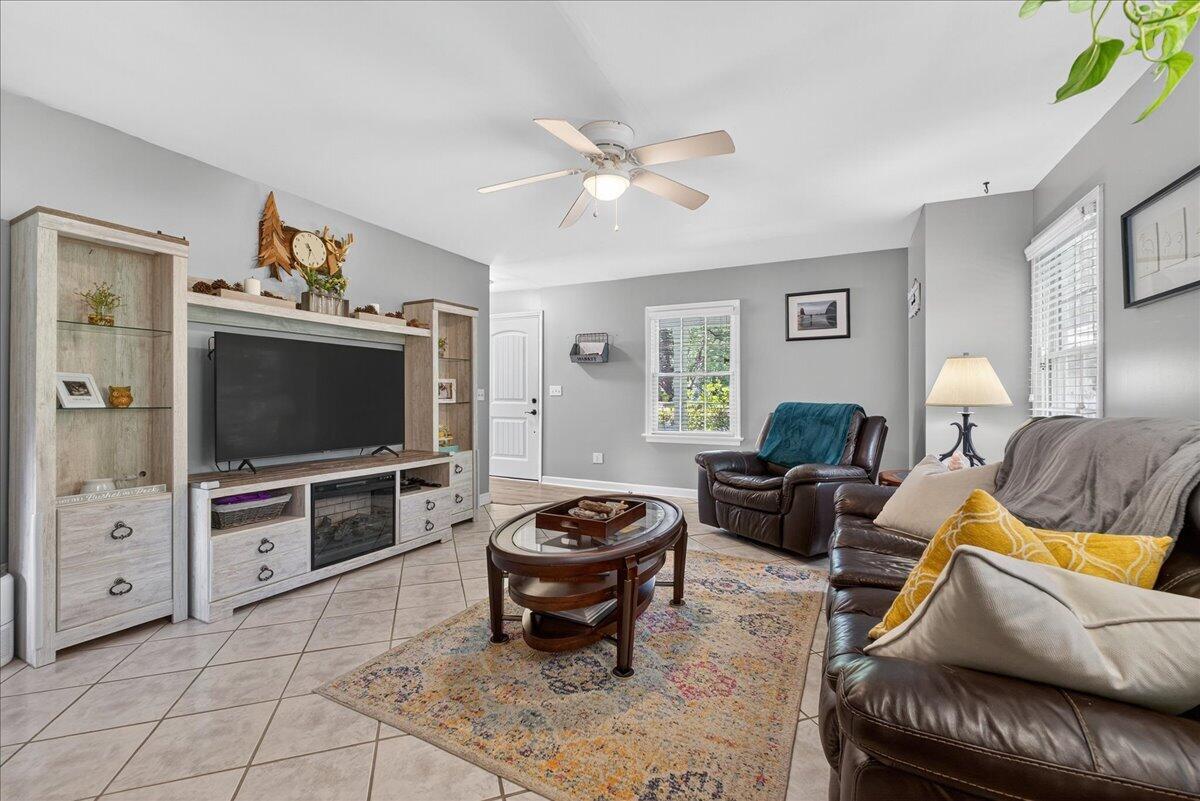 2194 Becky Road Charleston, SC 29414 - Photo 11 of 26 8. 07-DSC00163