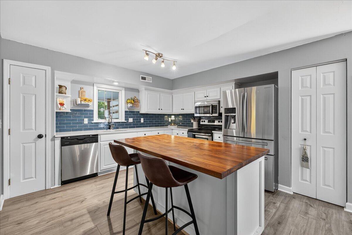 2194 Becky Road Charleston, SC 29414 - Photo 4 of 26 3. 11-DSC00133