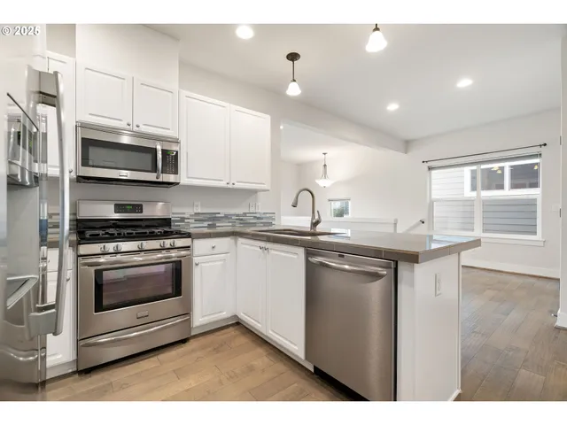 $389,900 | 15664 Southwest Ivory Street, Beaverton, OR 97007