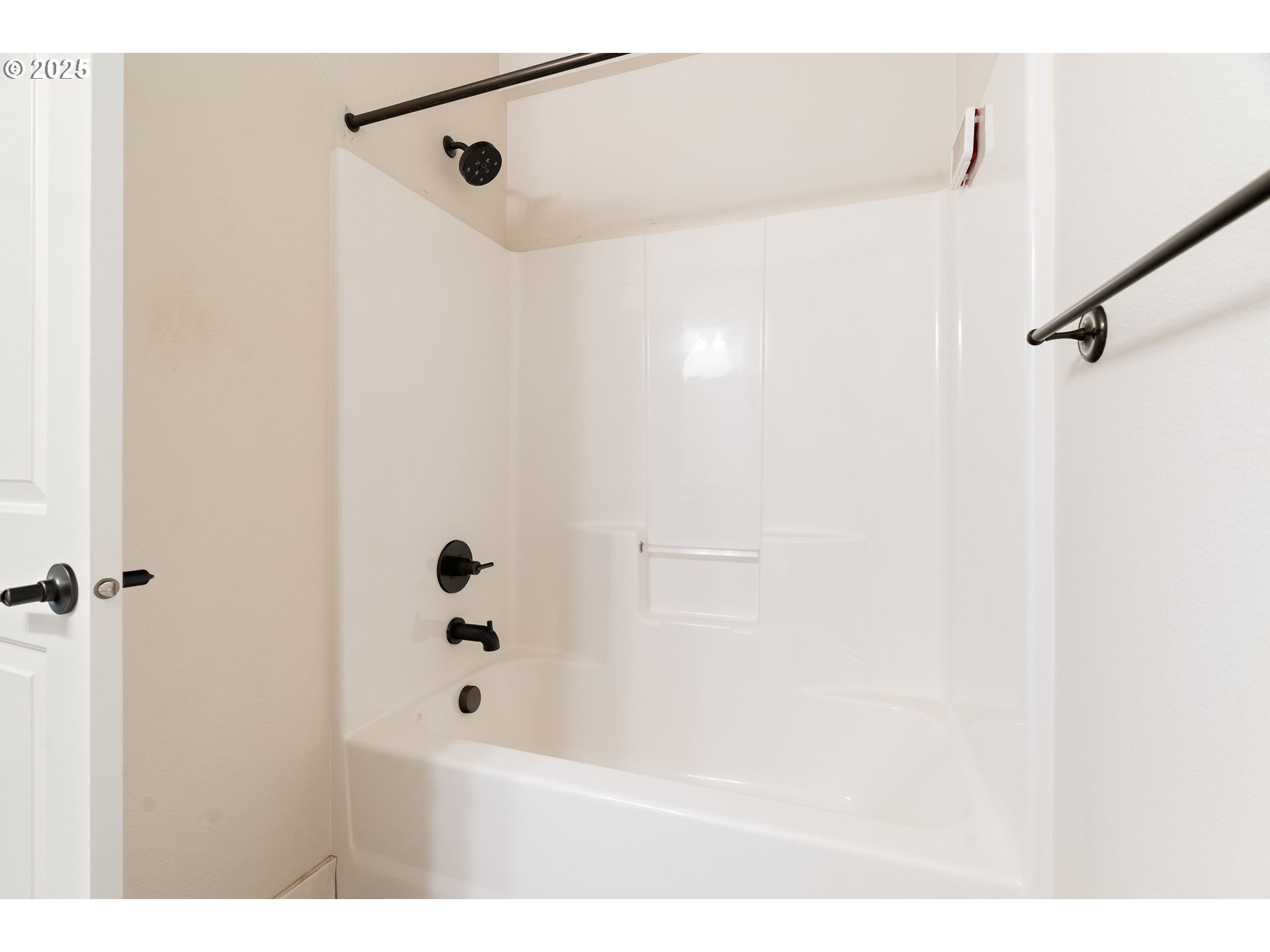 15664 Southwest Ivory Street Beaverton, OR 97007 - Photo 21 of 40 a bathroom with a shower