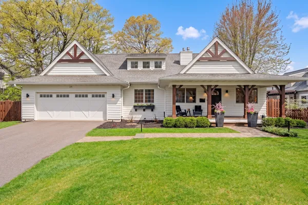 $2,250,000 | 225 Broadway Avenue North, Wayzata, MN 55391