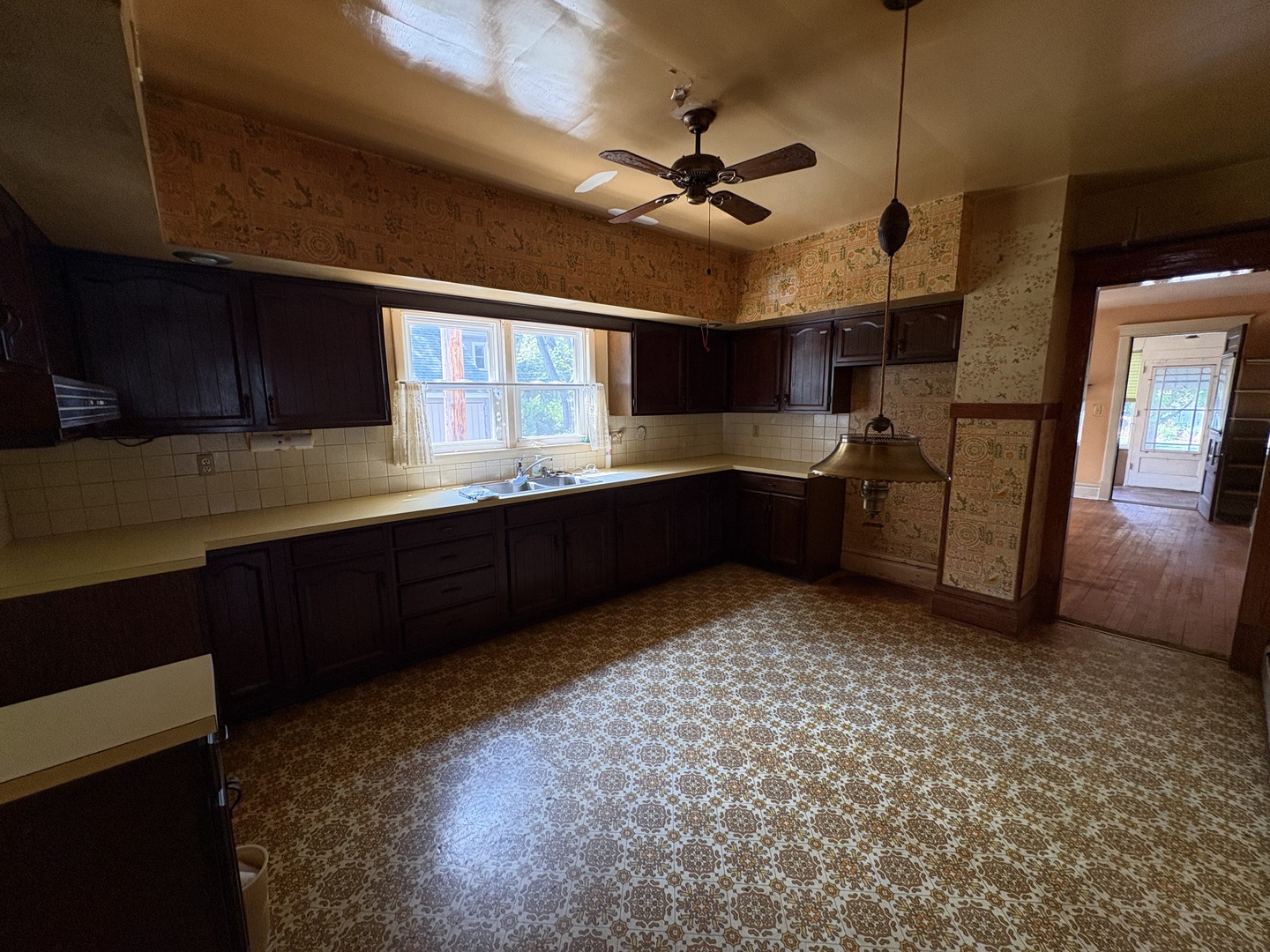 220 E Avenue Rochelle, IL 61068 - Photo 12 of 35 Gallery Image 12