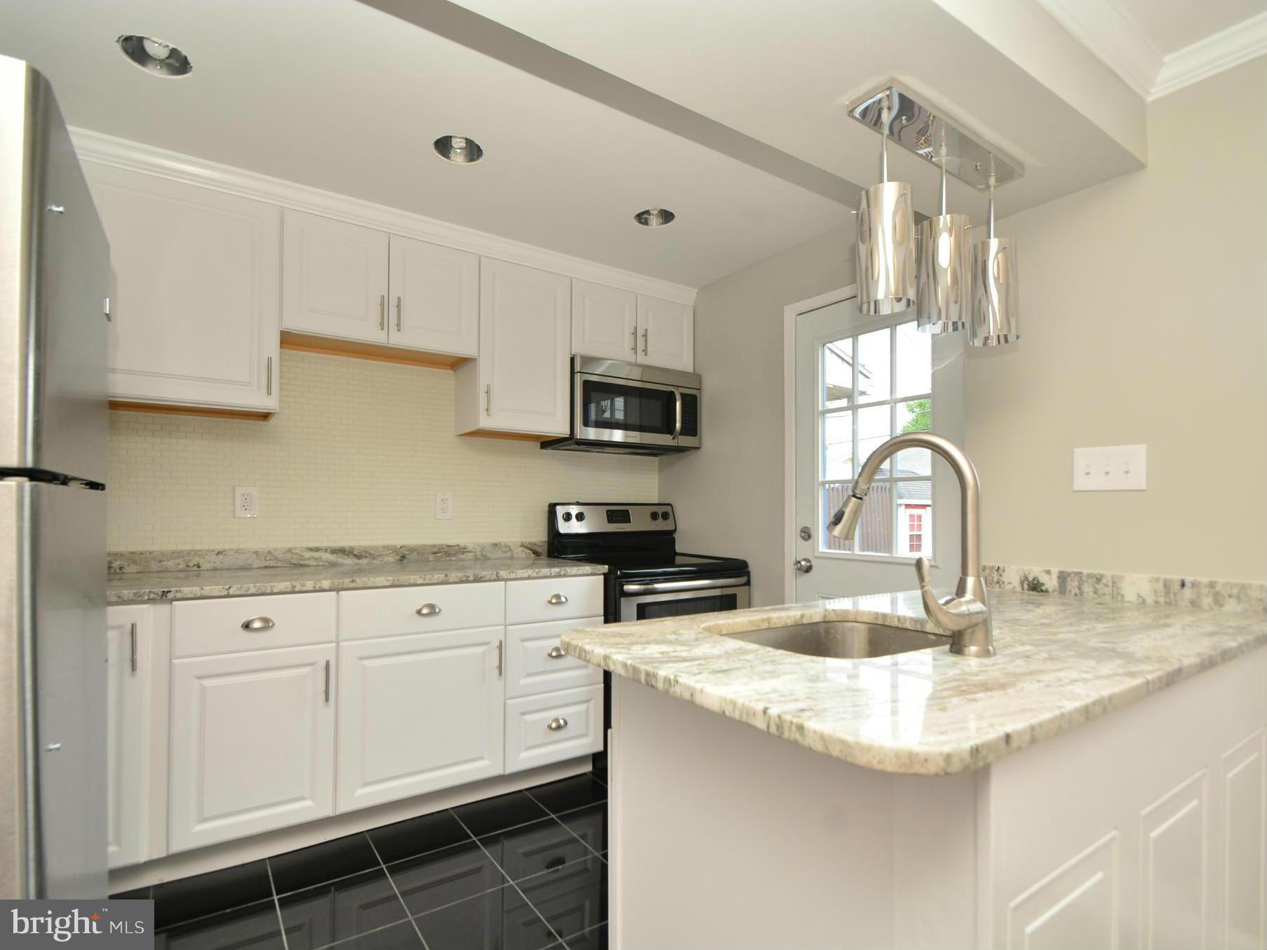 1820 Dunmere Road Baltimore, MD 21222 - Photo 3 of 30 Kitchen