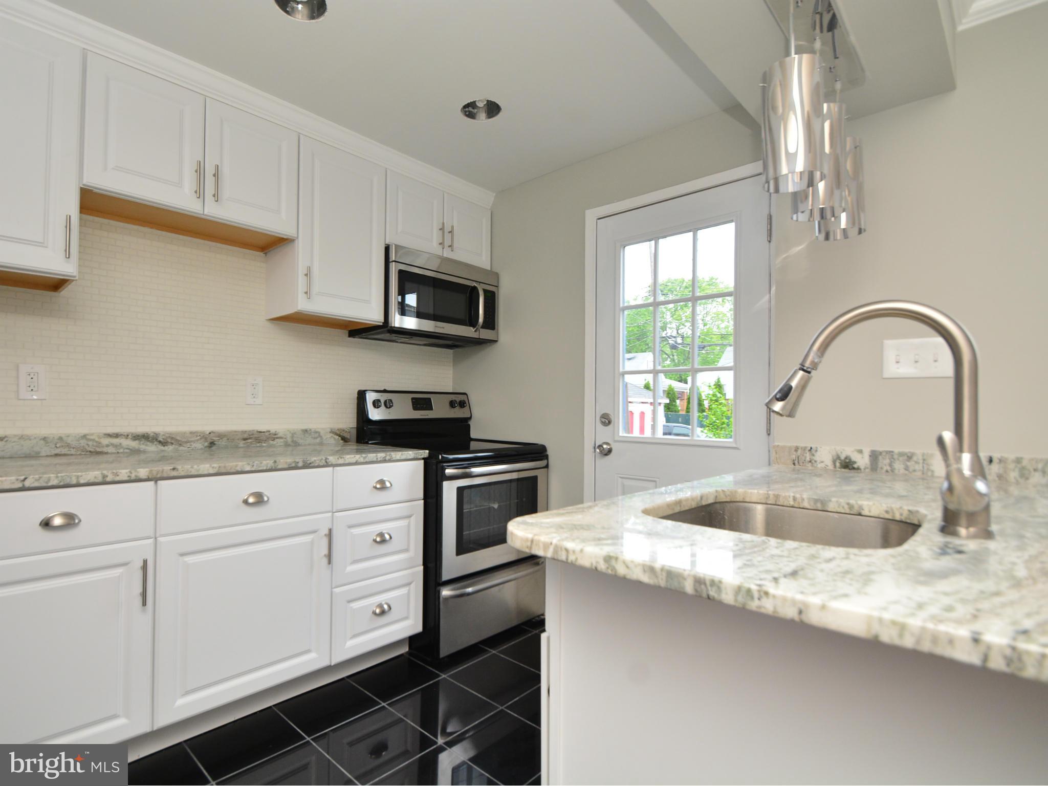 1820 Dunmere Road Baltimore, MD 21222 - Photo 4 of 30 Kitchen