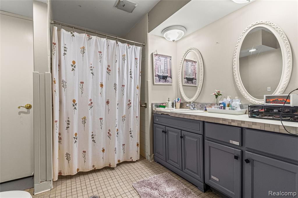 6429 North Beech Daly Road Dearborn Heights, MI 48127 - Photo 21 of 33