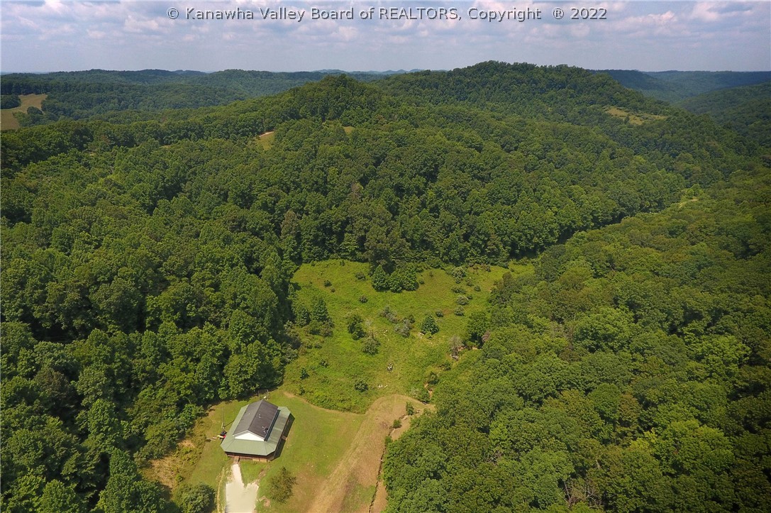 185 Sugartree Road Griffithsville, WV 25521 - Photo 17 of 46 Gallery Image 17