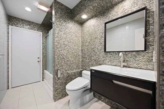 $7,250 | 930 Northwest 4th Court, Boca Raton, FL 33432