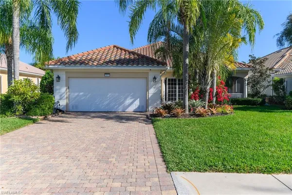 $999,990 | 7911 Portofino Court, Naples, FL 34114