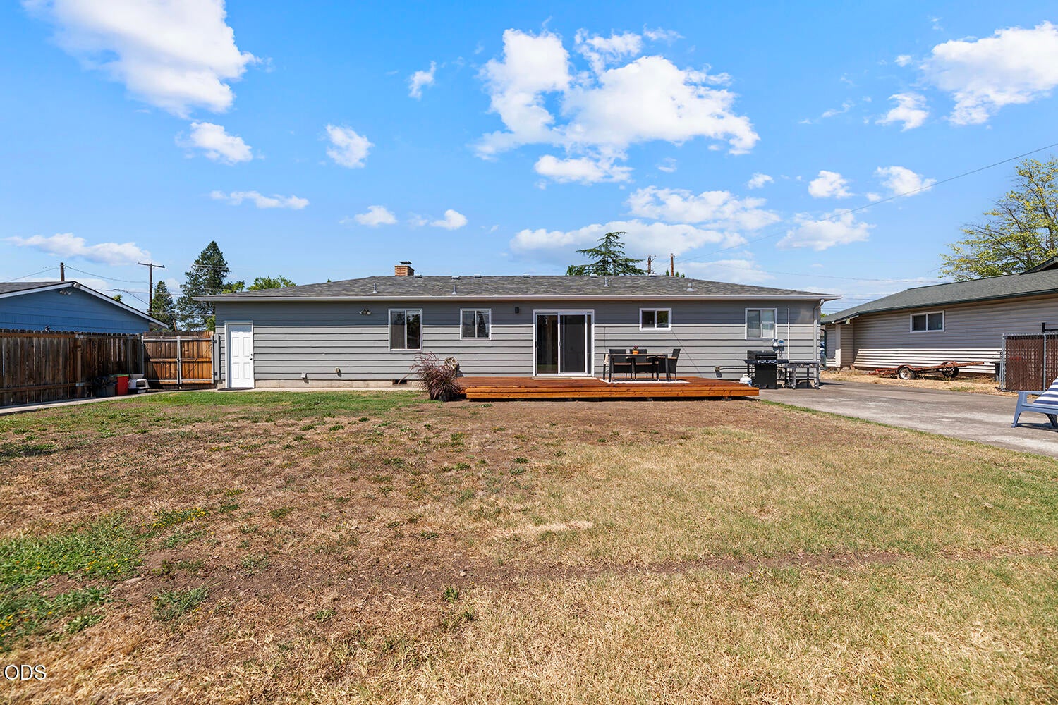 1730 Roberts Road Medford, OR 97504 - Photo 8 of 30 Gallery Image 8
