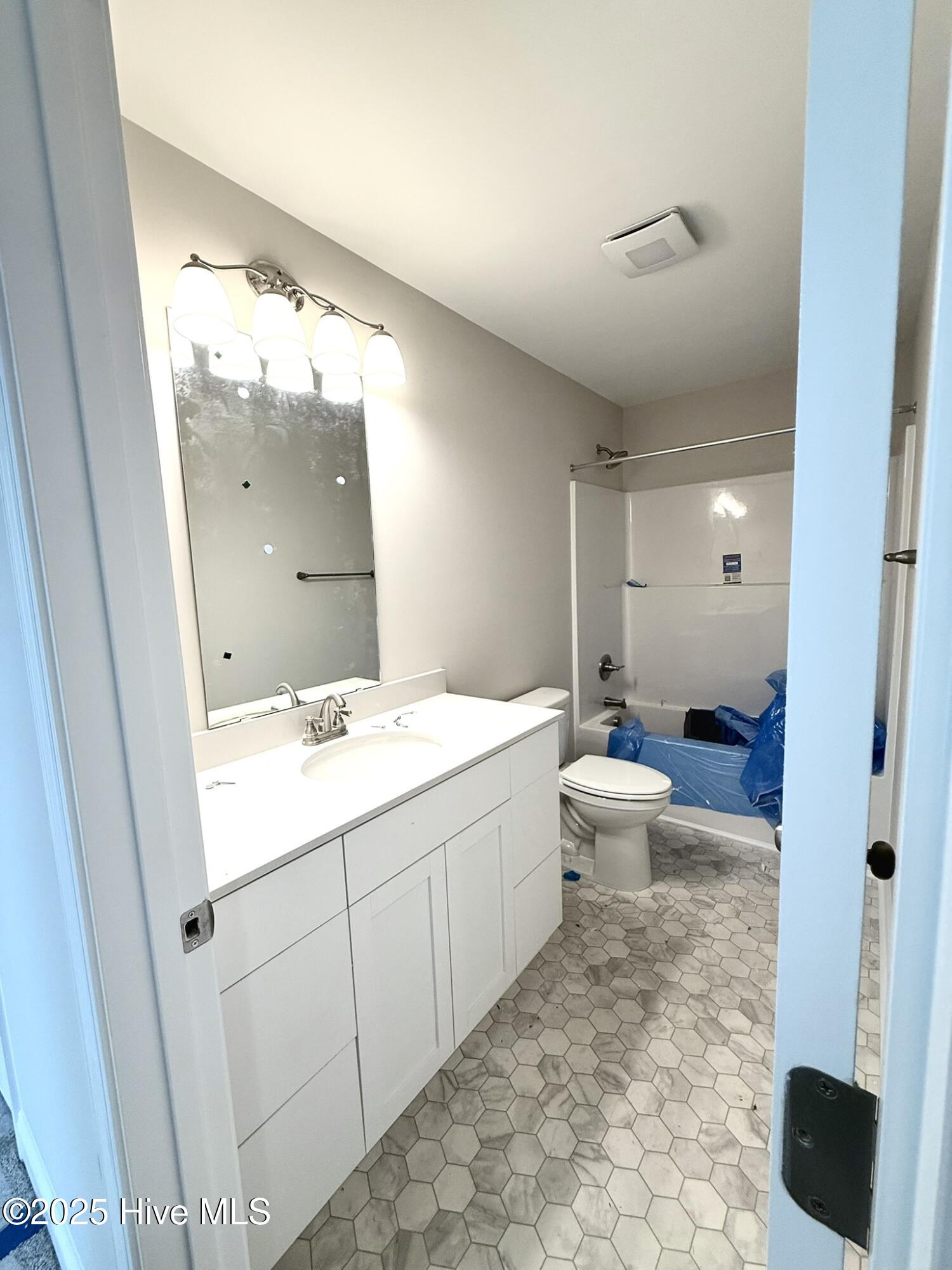 213 Brighttown Road Maysville, NC 28555 - Photo 19 of 27 Guest Bathroom