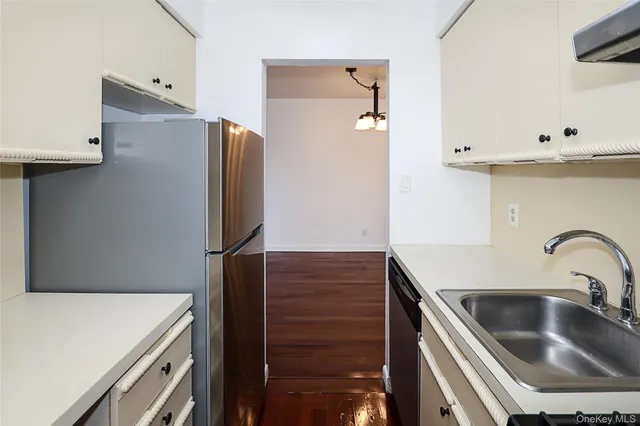 $258,000 | 47-22 215th Place, Unit 2C | Bayside