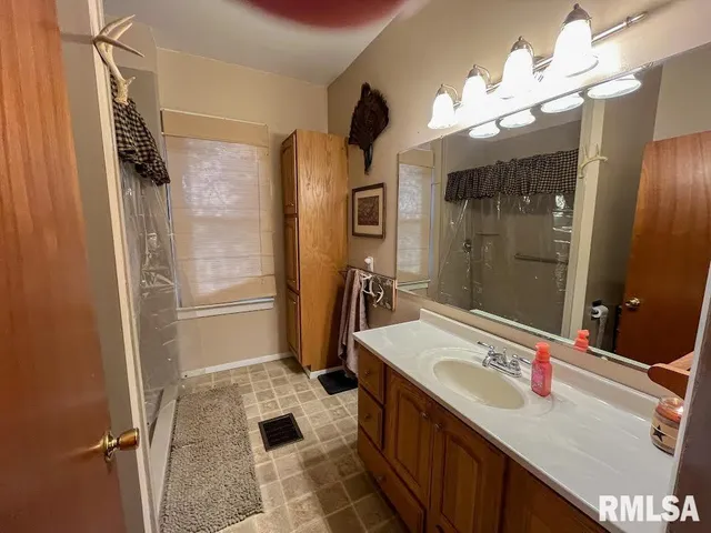 $290,000 | 9303 North Old Miller Lane, Cuba, IL 61427