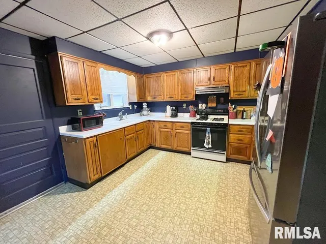 $290,000 | 9303 North Old Miller Lane, Cuba, IL 61427