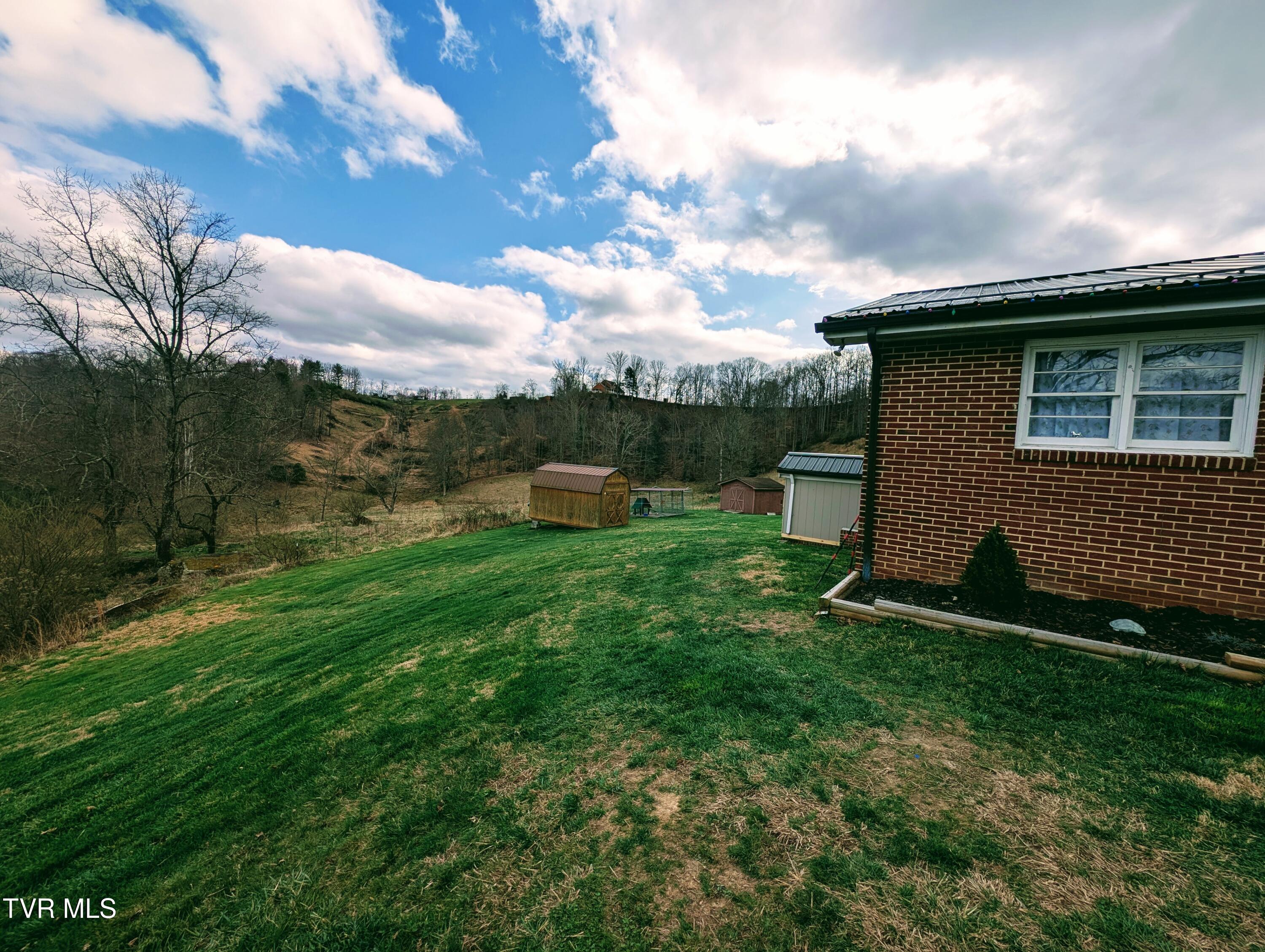 246 The New Road Clintwood, VA 24228 - Photo 11 of 62 1000019885