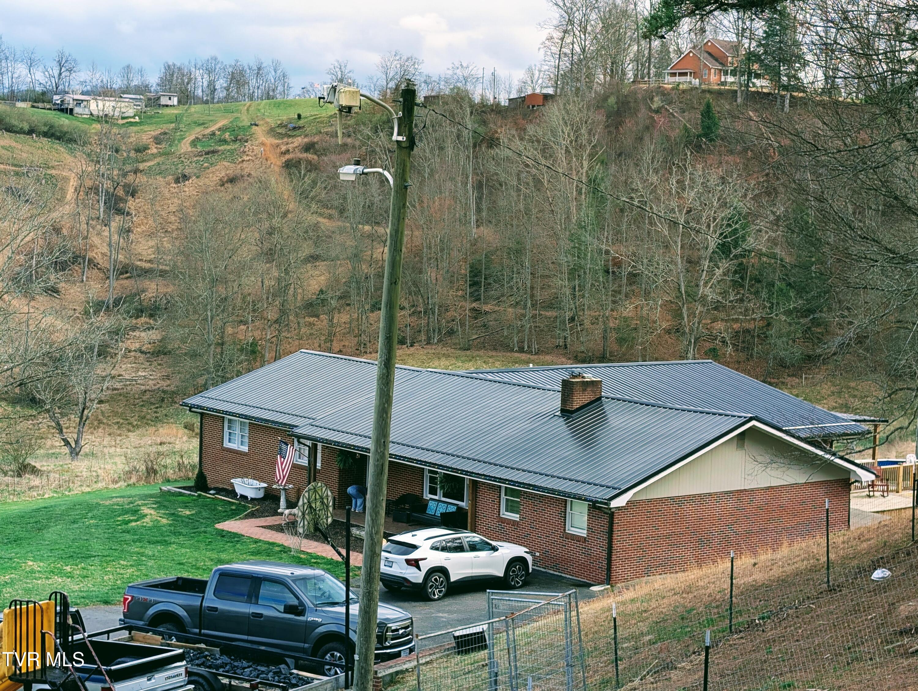 246 The New Road Clintwood, VA 24228 - Photo 18 of 62 1000019942