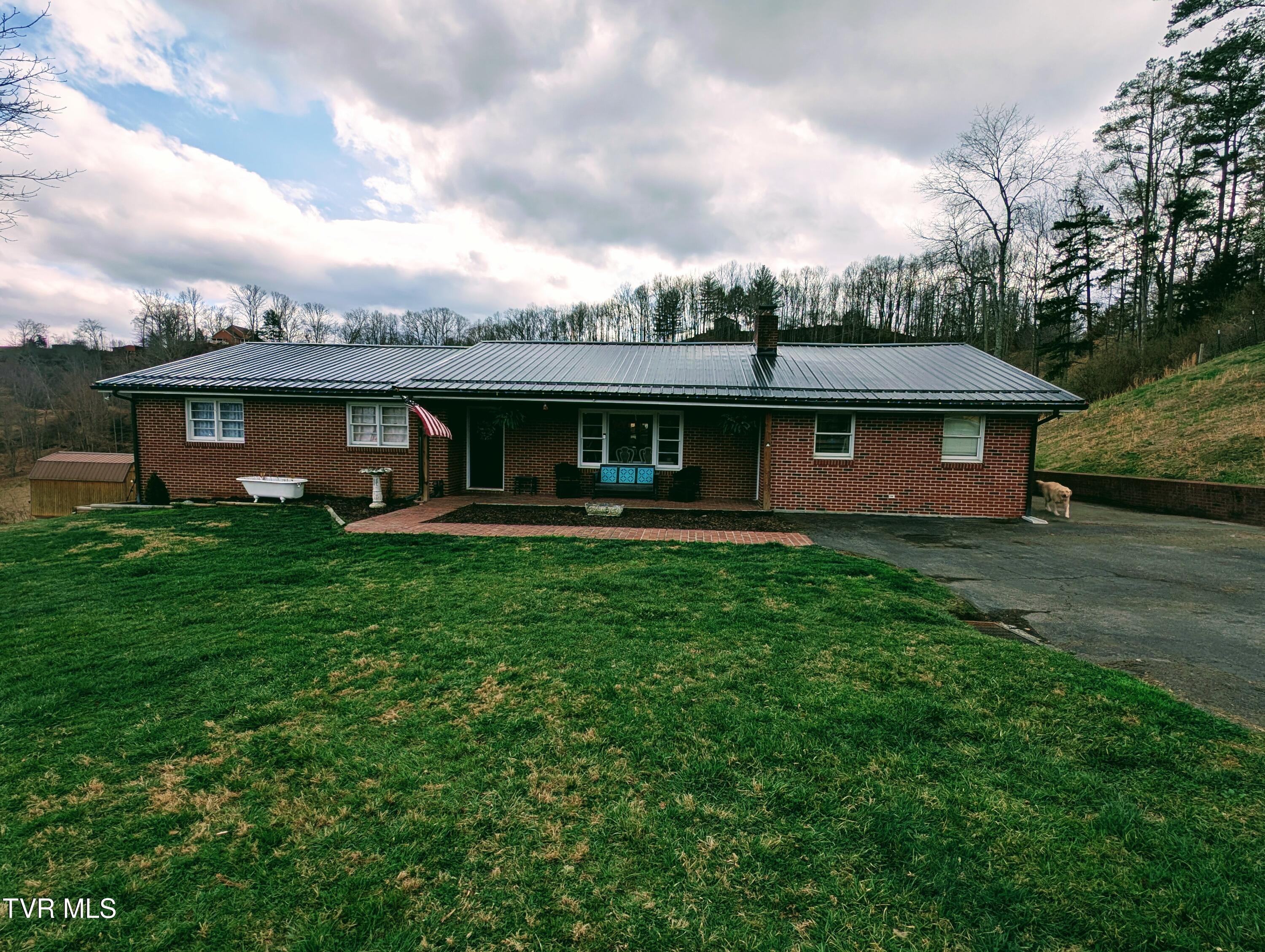 246 The New Road Clintwood, VA 24228 - Photo 2 of 62 1000019899