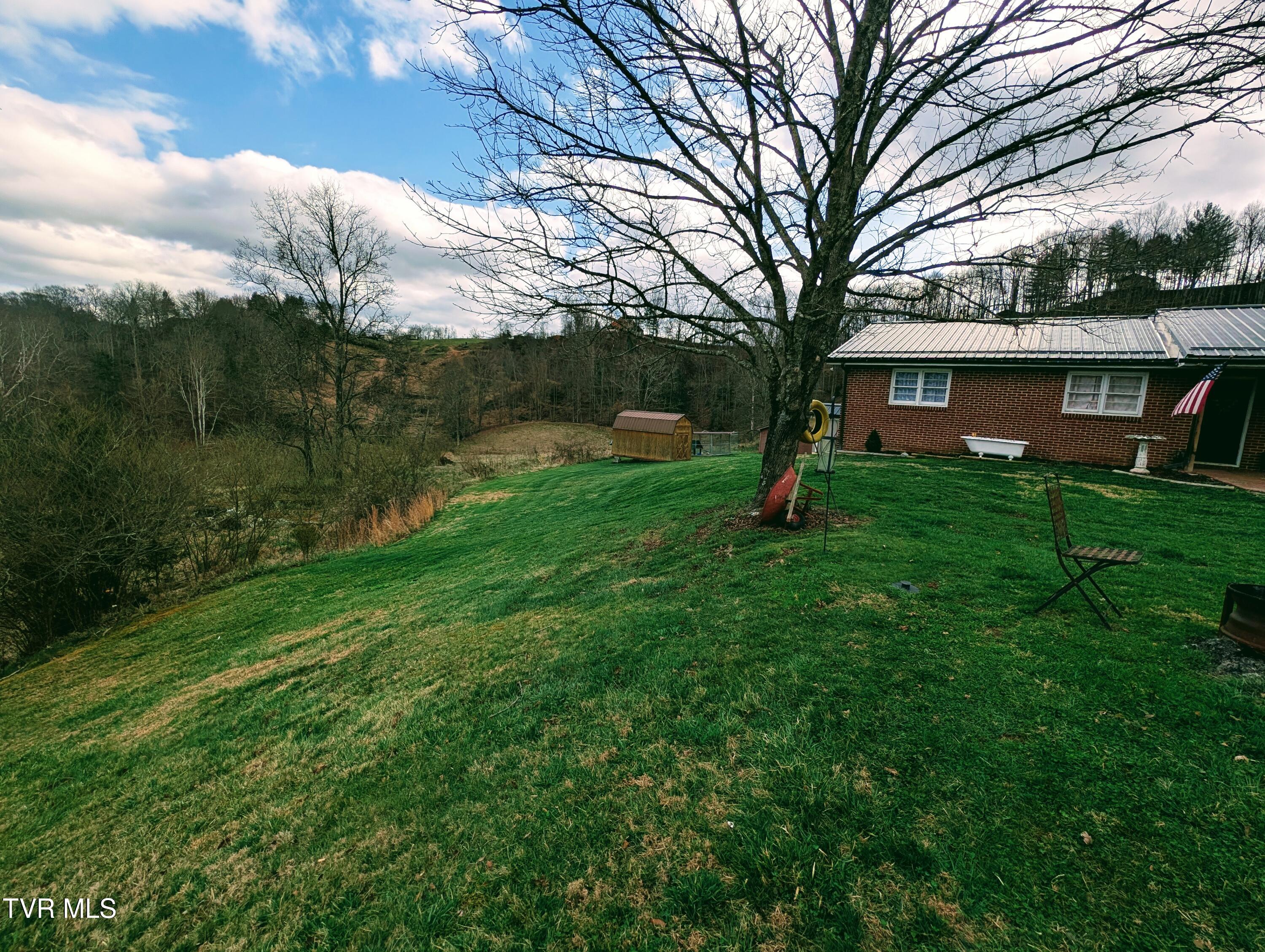 246 The New Road Clintwood, VA 24228 - Photo 8 of 62 1000019883