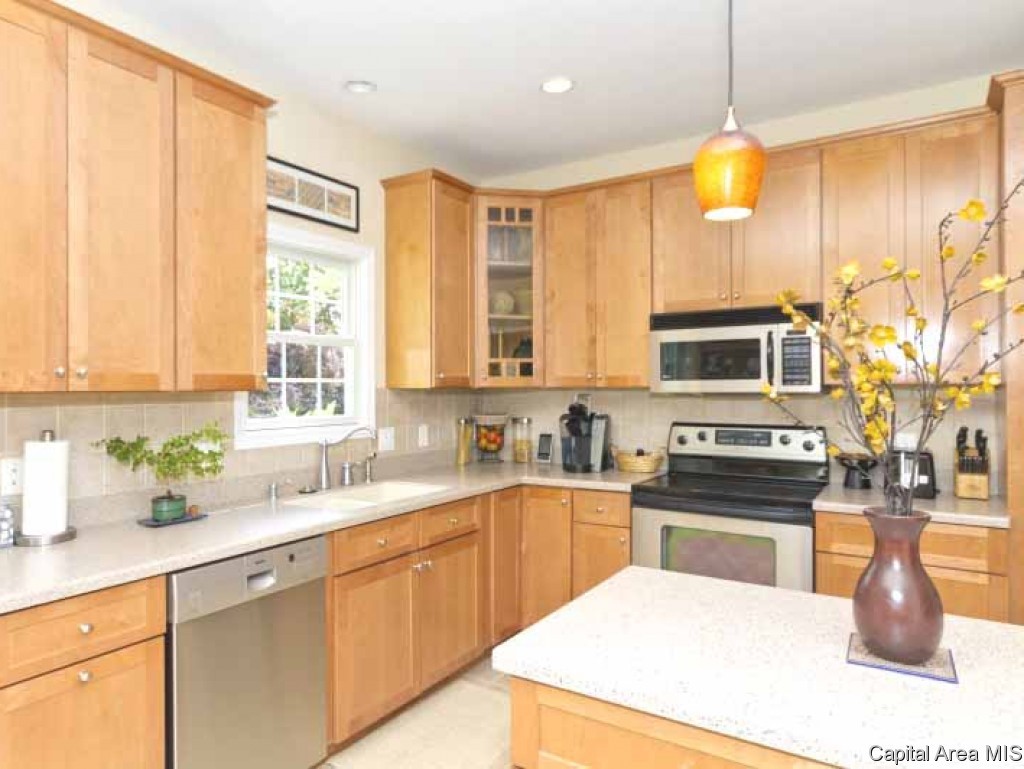506 Walker Ridge Rochester, IL 62563 - Photo 6 of 24 Gallery Image 6