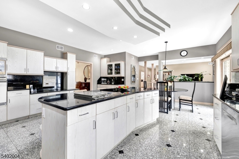 15 Quail Run Warren, NJ 07059 - Photo 20 of 49