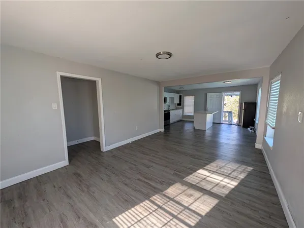 $1,400 | 1539 10th Street, Unit 1, Corpus Christi, TX 78404