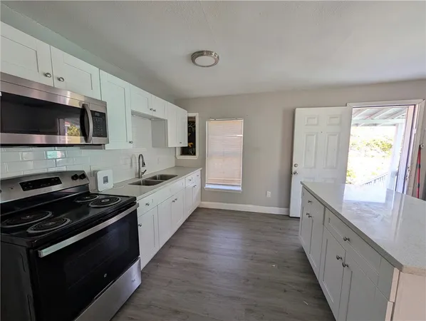 $1,400 | 1539 10th Street, Unit 1, Corpus Christi, TX 78404