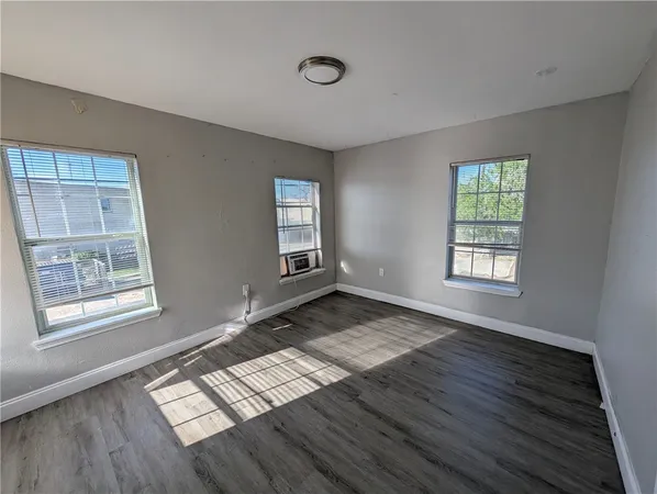 $1,400 | 1539 10th Street, Unit 1, Corpus Christi, TX 78404