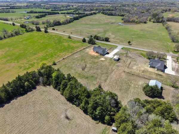 $575,000 | 14457 East Fm 1396, Windom, TX 75492