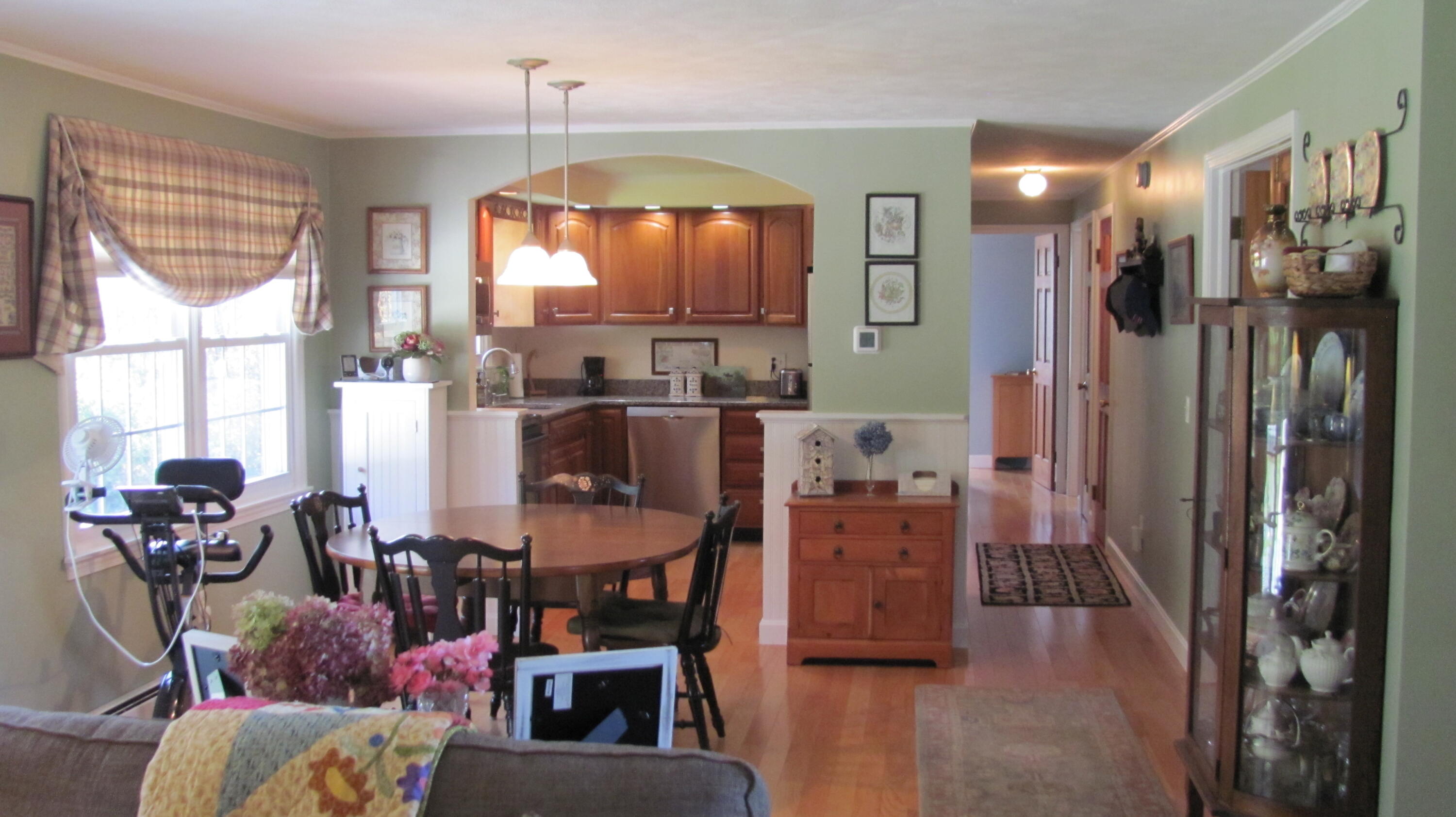 9 Merrifield Drive Kennebunk, ME 04043 - Photo 9 of 35 inside trottier 013